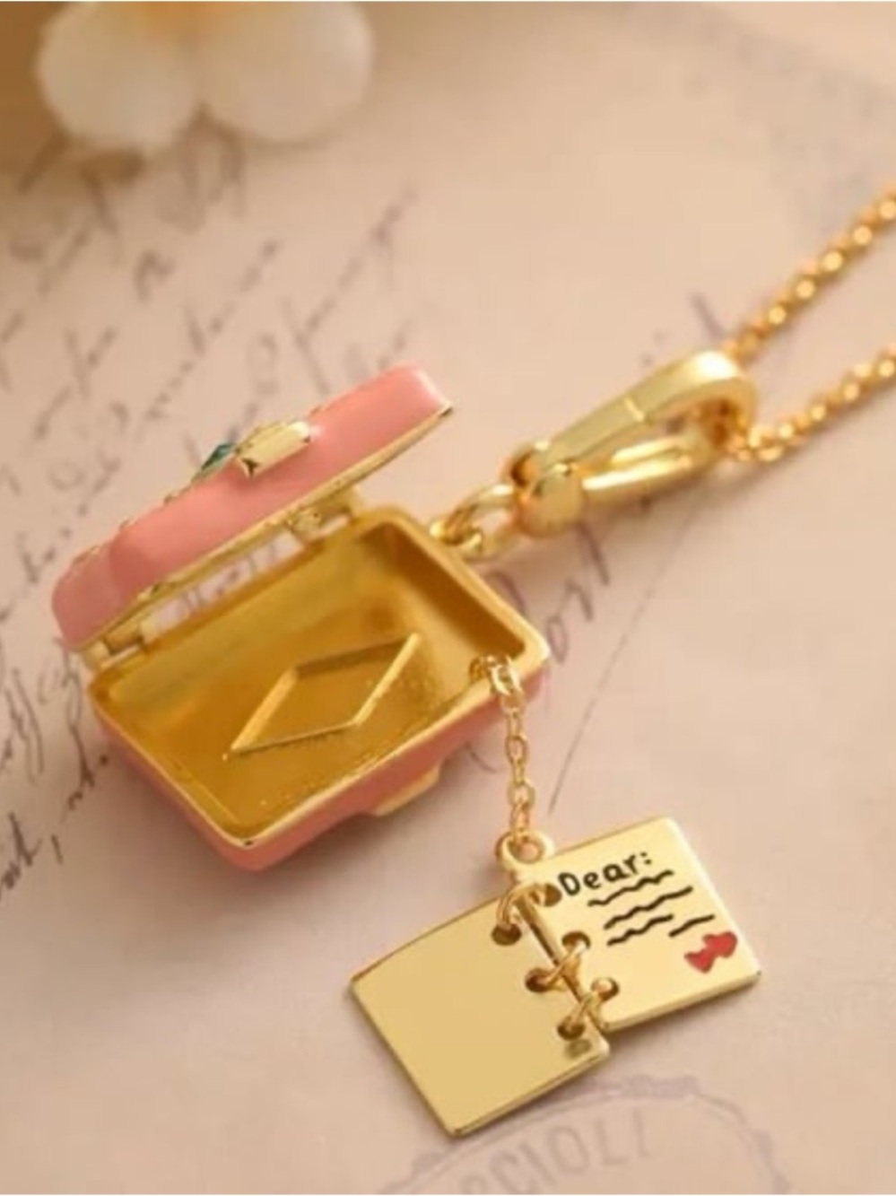 Juicy Inspired pink mini suitcase pendant keychain - Picture 4 of 5